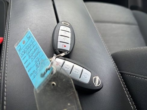 Certified 2022 Nissan Rogue SV image 32