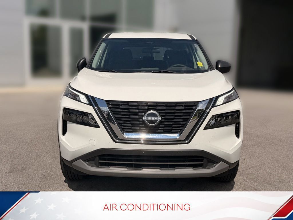Used 2023 Nissan Rogue S AWD/4WD image 3