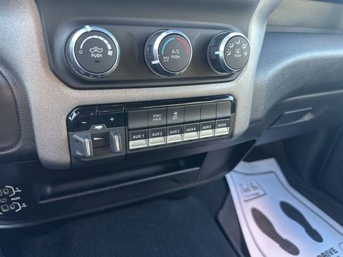 Used 2024 RAM 2500 Tradesman w/ Chrome Appearance Group image 37