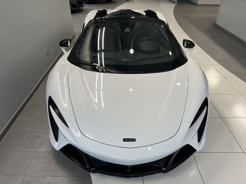 Used 2025 McLaren Artura Spider RWD image 12