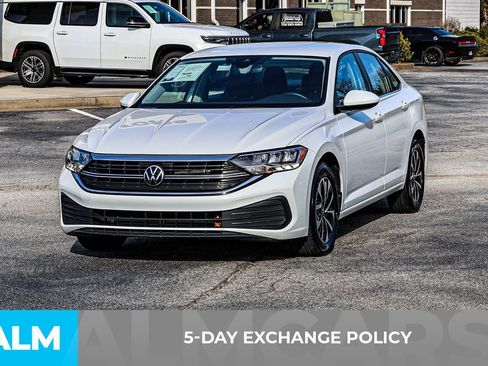 Used 2024 Volkswagen Jetta S image 4