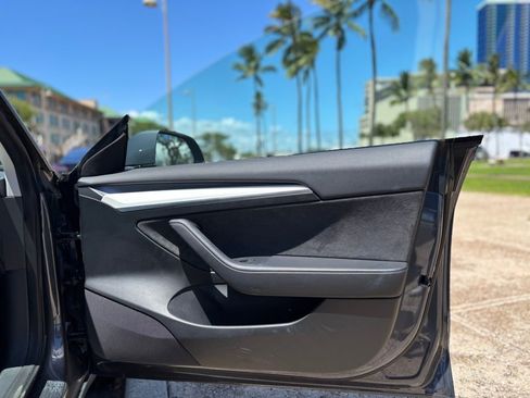 Used 2023 Tesla Model 3 Standard Range image 15