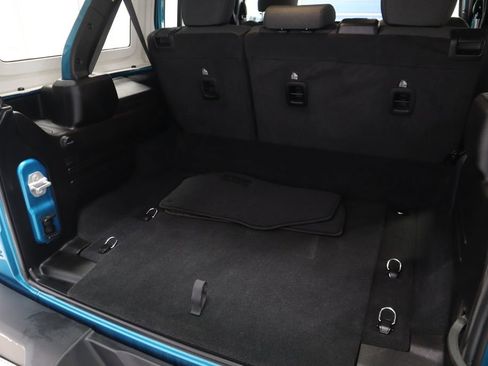 Used 2024 Jeep Wrangler Unlimited w/ Convenience Group image 17