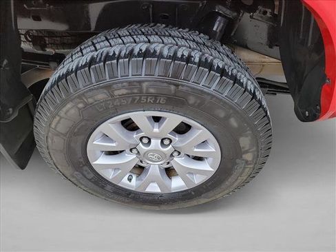 Used 2016 Toyota Tacoma SR5 w/ SR5 Appearance Package (SN) RWD image 11