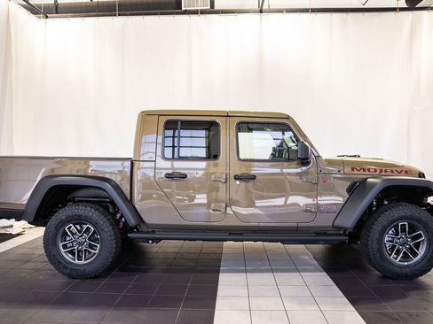 New 2026 Jeep Gladiator Mojave w/ Technology Group AWD/4WD image 3
