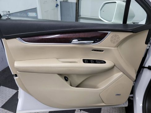 Used 2018 Cadillac XT5 Luxury w/ Driver Awareness Package image 20