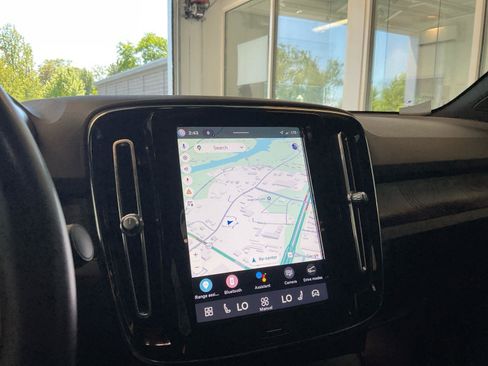 Certified 2023 Volvo C40 P8 Recharge Plus AWD/4WD image 20