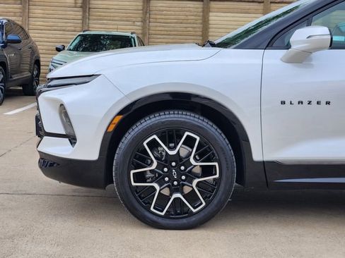 Used 2023 Chevrolet Blazer RS w/ Enhanced Convenience Package FWD image 16