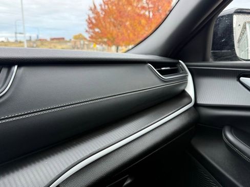 Used 2024 Jeep Grand Cherokee L Laredo image 22