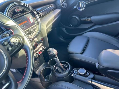 Used 2019 MINI Cooper S image 14
