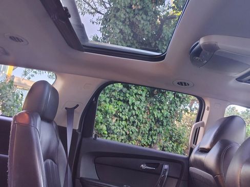 Used 2012 GMC Acadia Denali image 24