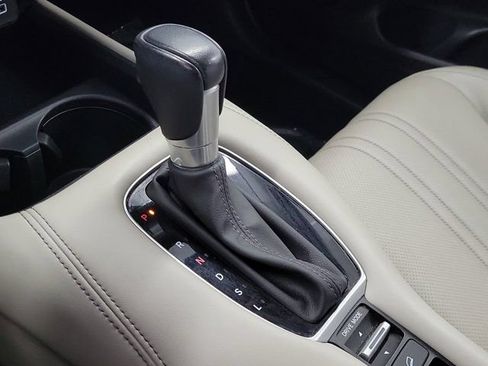 Certified 2025 Honda HR-V EX-L image 31