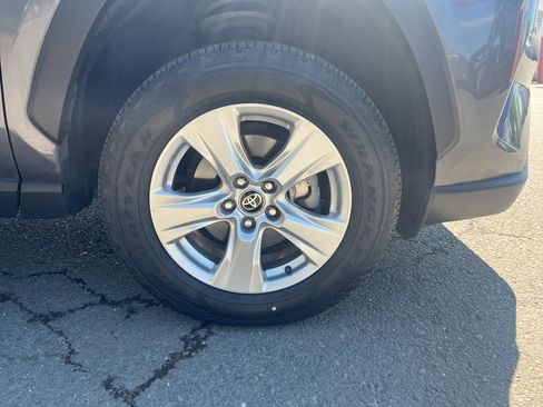 Used 2021 Toyota RAV4 XLE w/ Convenience Package image 17