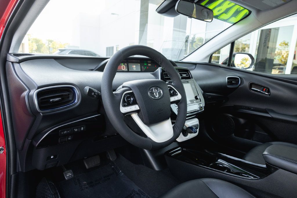 Used 2018 Toyota Prius Three Touring FWD image 10