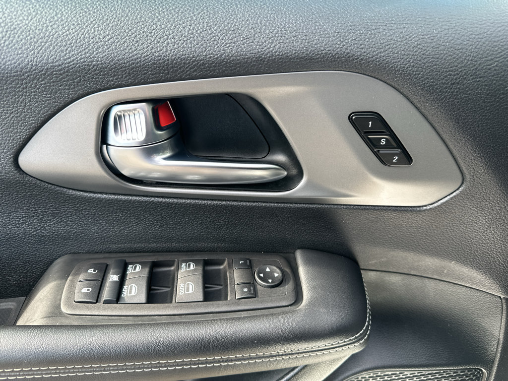 Used 2025 Chrysler Pacifica Select FWD image 15