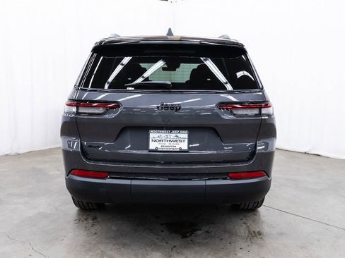 New 2025 Jeep Grand Cherokee L Limited w/ Trailer Tow Package image 5