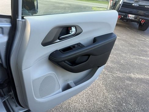 Used 2024 Chrysler Pacifica Touring-L FWD image 44