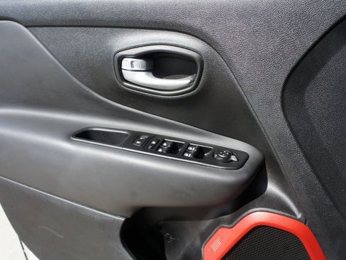 Used 2023 Jeep Renegade Trailhawk image 26