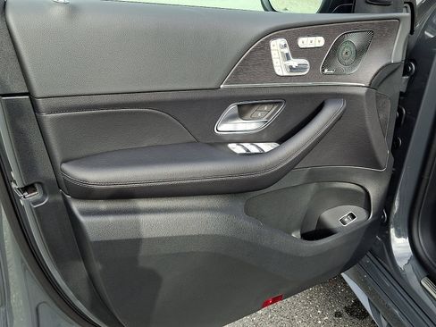 New 2026 Mercedes-Benz GLS 450 4MATIC image 9
