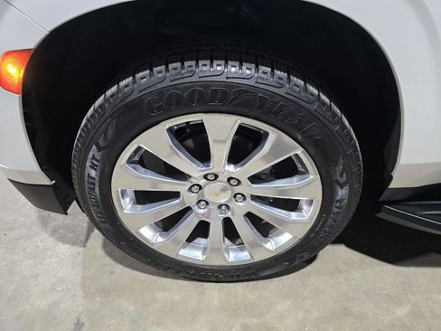Used 2021 Chevrolet Tahoe Premier AWD/4WD image 24