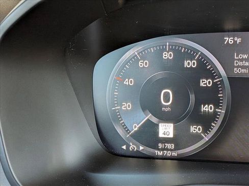 Used 2022 Volvo XC40 T4 Momentum FWD image 10
