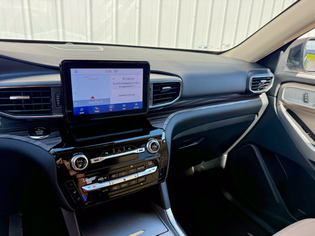 Used 2021 Ford Explorer Limited w/ Equipment Group 301A AWD/4WD image 20