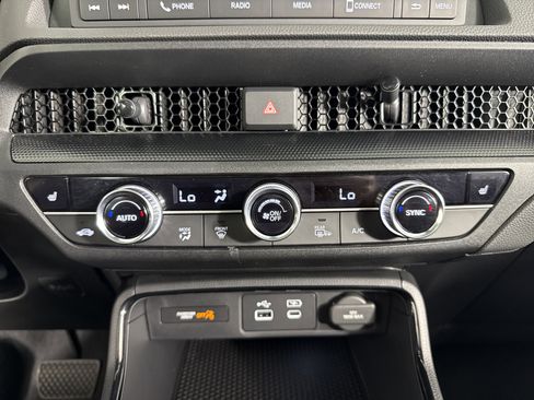 Certified 2024 Honda CR-V EX image 32