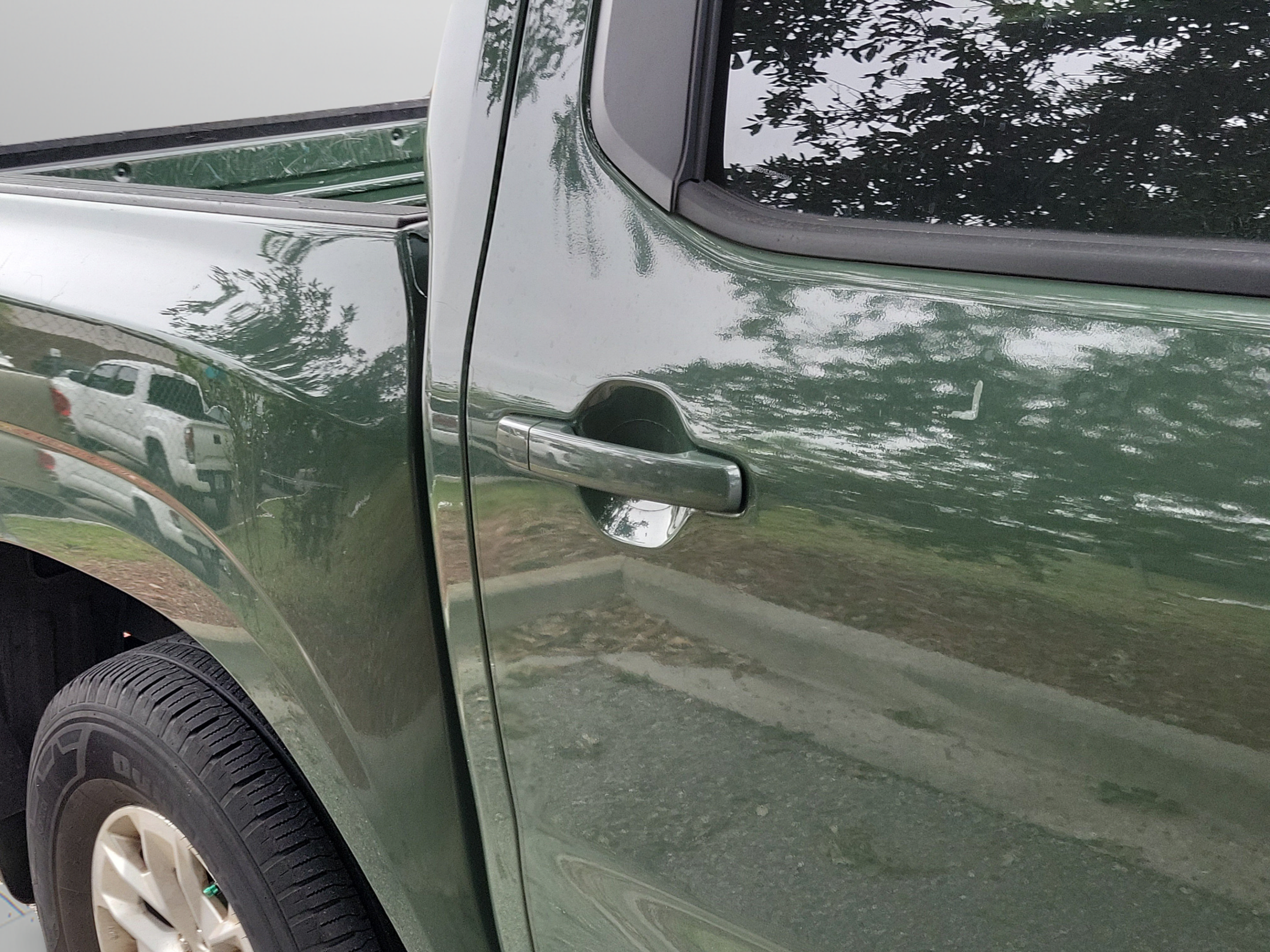 Used 2024 Nissan Frontier SV w/ Technology Package RWD image 19