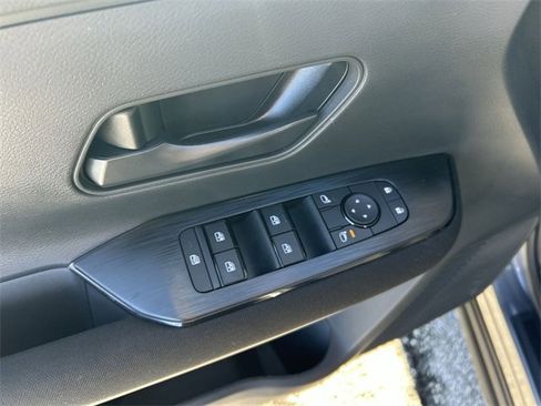 Used 2025 Nissan Kicks S image 16