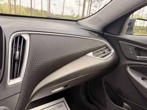 Used 2024 Chevrolet Malibu LT w/ Midnight Edition image 19