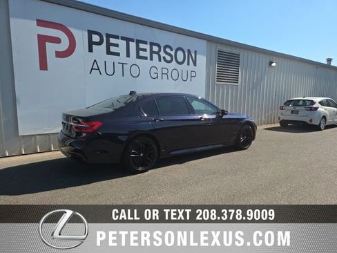 Used 2018 BMW 750i RWD image 4