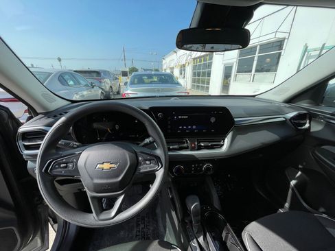 Used 2025 Chevrolet TrailBlazer LT image 33