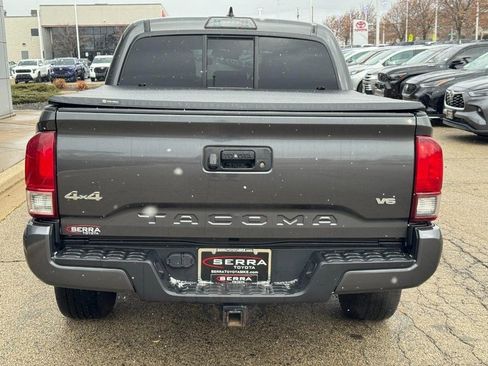 Used 2019 Toyota Tacoma SR image 5