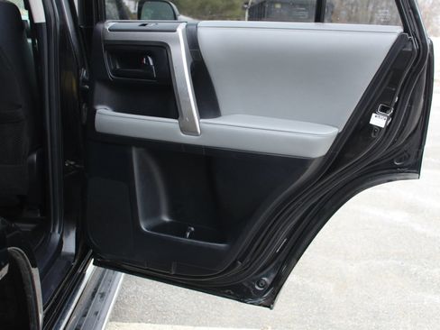 Used 2011 Toyota 4Runner SR5 image 16