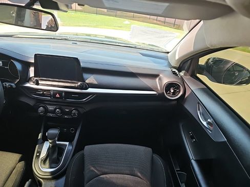 Used 2022 Kia Forte LXS FWD image 23