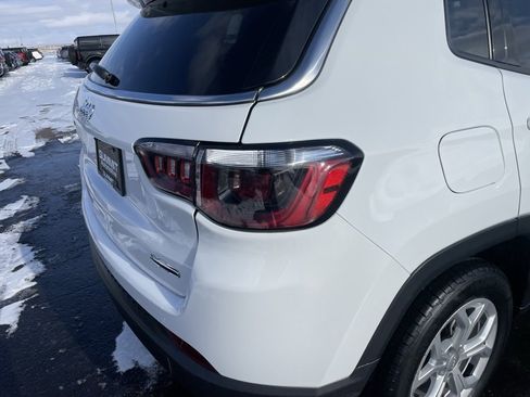 Used 2024 Jeep Compass Latitude image 35