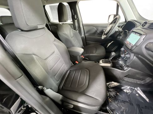 Used 2022 Jeep Renegade Latitude AWD/4WD image 26