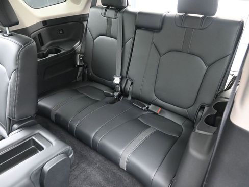 Certified 2025 Honda Pilot Touring image 22