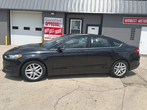 Used 2014 Ford Fusion SE FWD image 3