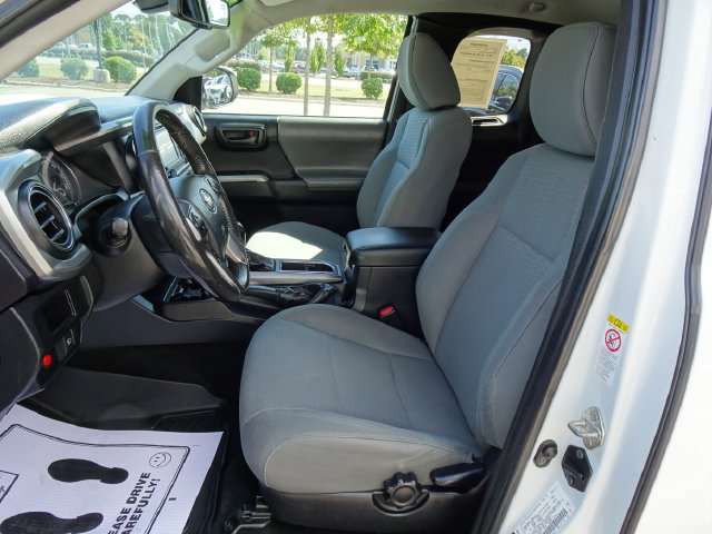Used 2018 Toyota Tacoma SR5 AWD/4WD image 10