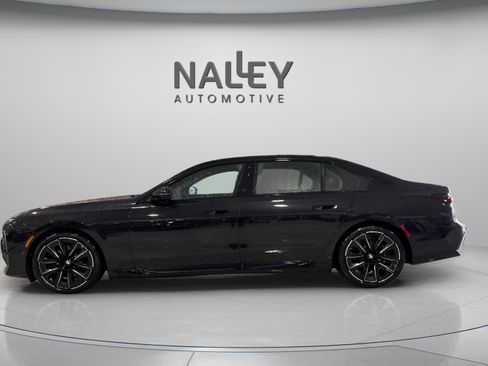 Used 2026 BMW 750e xDrive w/ Executive Package image 3