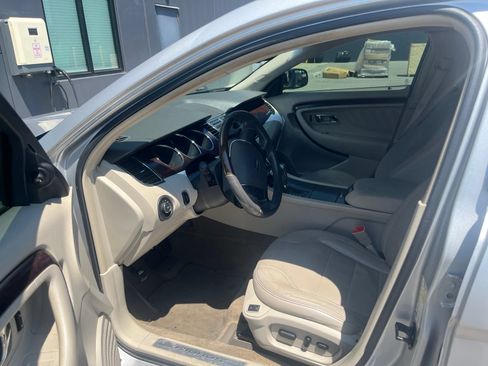 Used 2012 Ford Taurus Limited FWD image 5