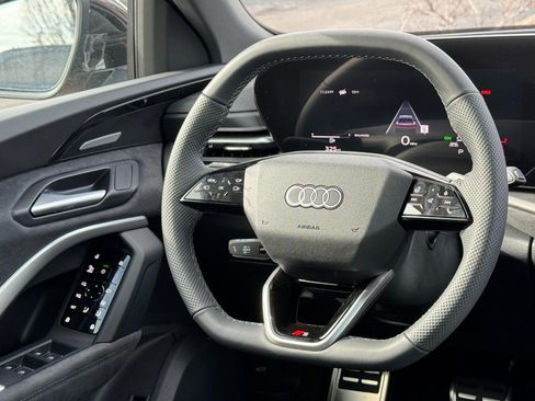 Used 2025 Audi SQ5 Premium Plus AWD/4WD image 9