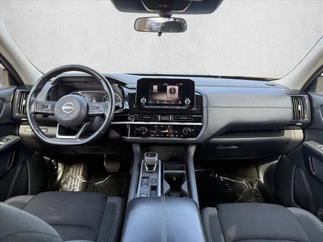 Used 2024 Nissan Pathfinder SV FWD image 14