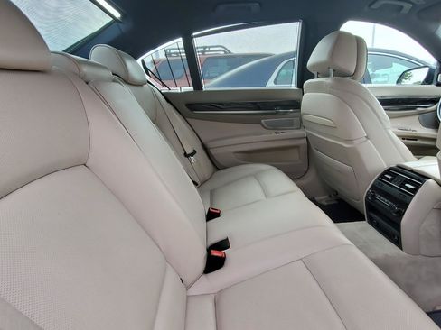 Used 2013 BMW 750i RWD image 6