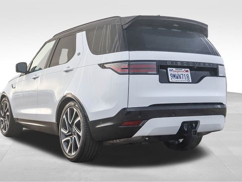 Used 2024 Land Rover Discovery Dynamic SE image 6