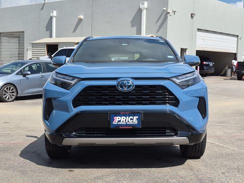 Used 2022 Toyota RAV4 SE AWD/4WD image 2