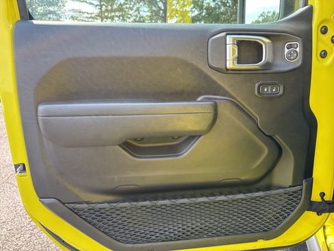 Used 2023 Jeep Gladiator Willys image 23