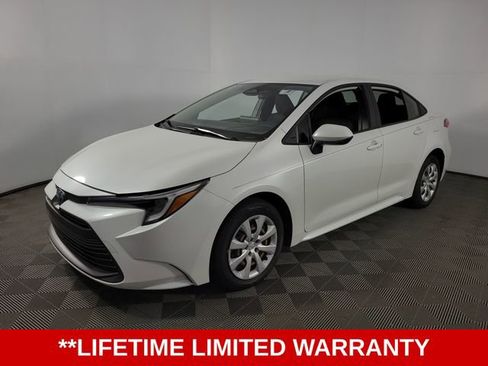 Used 2024 Toyota Corolla LE FWD image 3