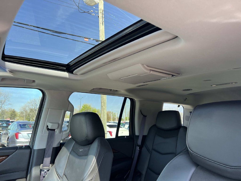 Used 2017 Cadillac Escalade Premium Luxury AWD/4WD image 18